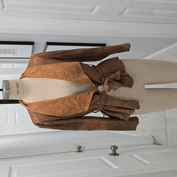 Chic Faux Suede Belted Jacket – Boho Meets Classic 🔥 - Picture 1 of 6